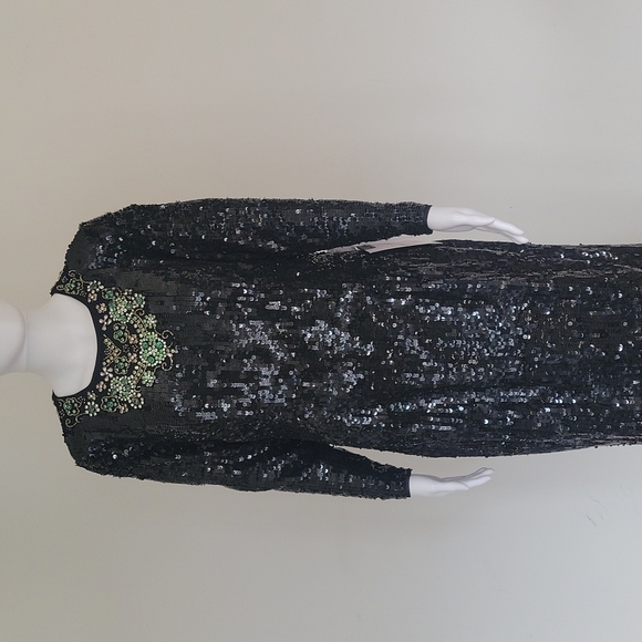 Mac Duggal Black Sequined Column Gown - Picture 4 of 16